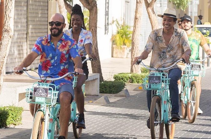 2 Hour Bike Rental Colonial Zone / Santo Domingo - Small shops, photo stops, and local life