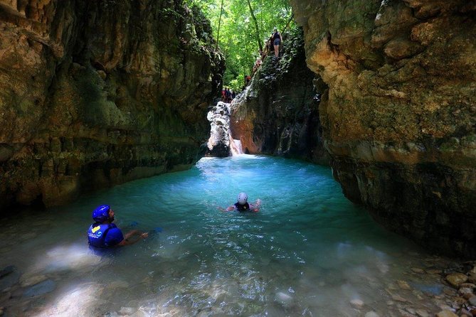 27 waterfalls PUERTO PLATA - The 30-minute walk to the upper falls