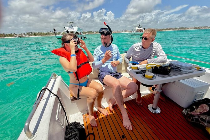3 hrs Private Snorkeling Yacht tour in Bavaro Punta Cana - The natural pool is the loud finale