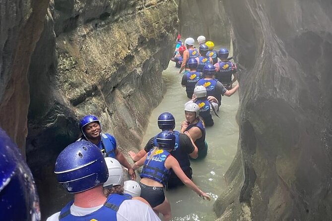 Adventure in the 7 Waterfalls + Typical Lunch and Transportation - Stone carvings, coffee, chocolate, and cigars