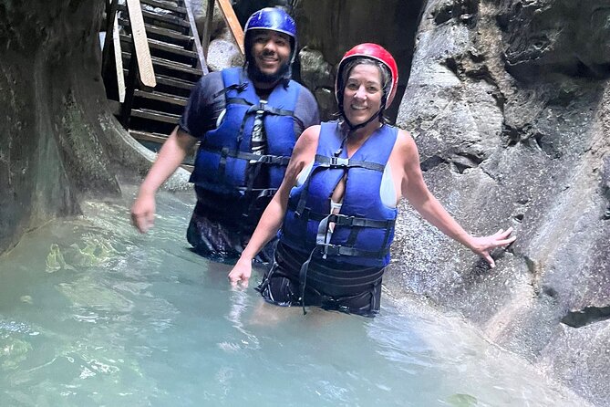 Adventure in the Damajagua Falls - Lunch and the stop at Stone Square