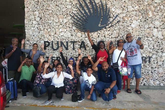 Airport (PUJ) Private transfers, Transportation Punta Cana Hotels - Finding your driver outside the terminal