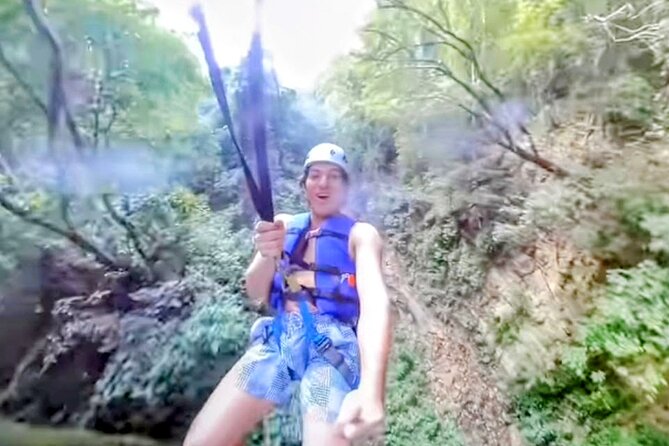 AMBER COVE-TAINO BAY 5 Zip Lines 7 Waterfalls + Locale Food - Dominican lunch after the falls