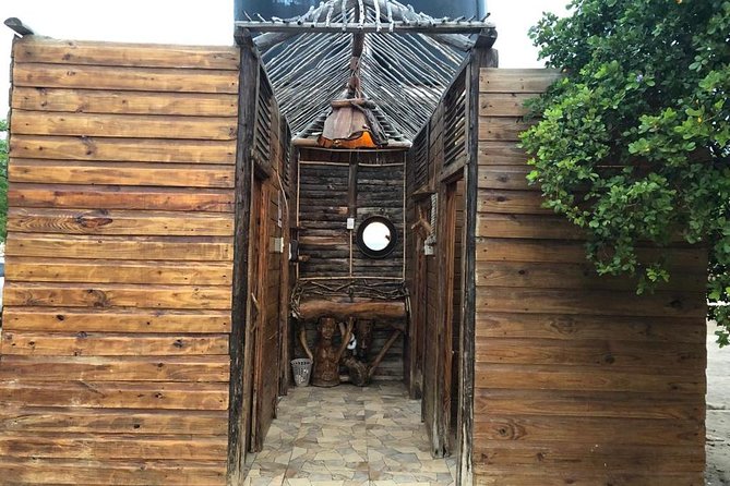 Bahía de las águilas glamping experience from Santo Domingo - Transport, meals, and the real value of $390