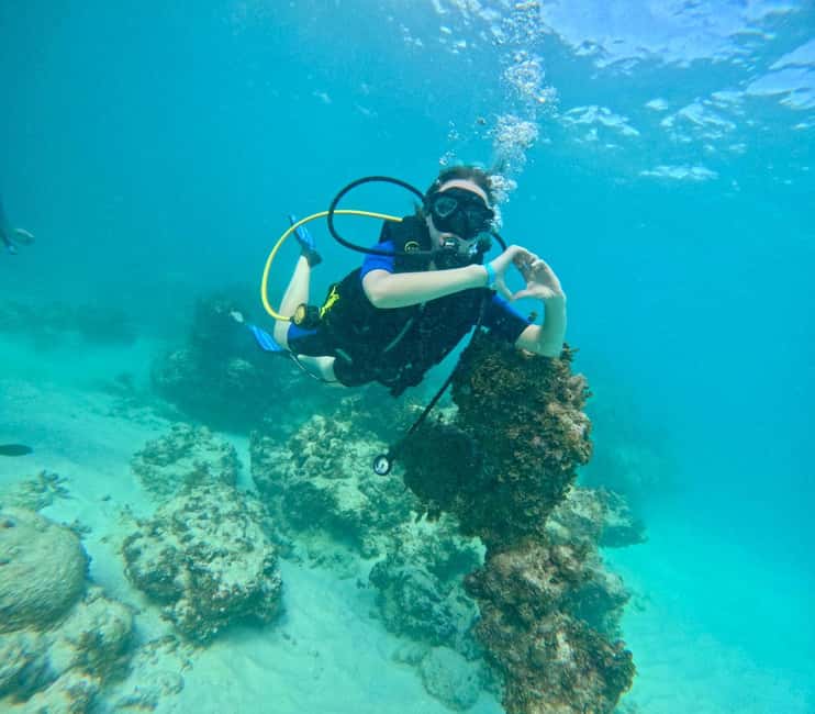 Bávaro: Scuba Diving Experience for Beginners - Learning to breathe through the regulator