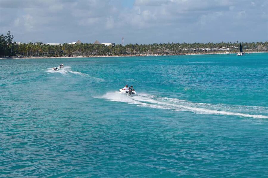 Bávaro: Speed Boat and Snorkeling Trip - A fast start from Cabeza de Toro