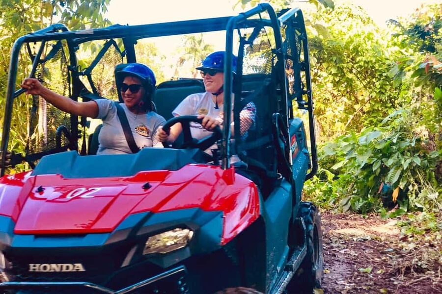 Bayahibe/La Romana: 4x4 Buggy and Monkeyland Tour - Forty-five minutes with the squirrel monkeys
