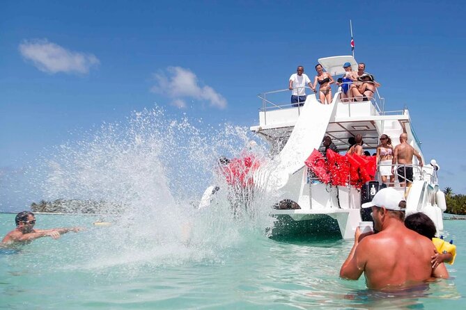 Buggy Blast & Party Splash @Punta Cana - Boarding the Bávaro party boat