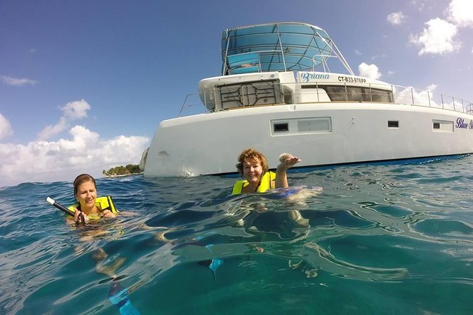 Catamaran Cruise with Snorkeling and lunch on board! - Coastal views and the pleasure of a slow boat