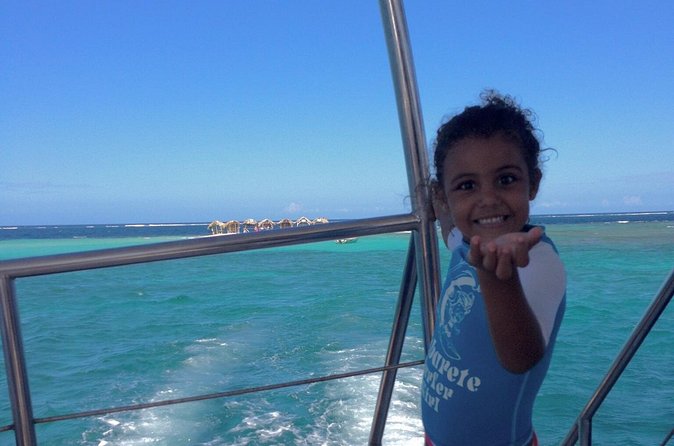 Cayo Arena Catamaran Cruise from Puerto Plata with Lunch - Cayo Arena: beautiful, compact, and busy
