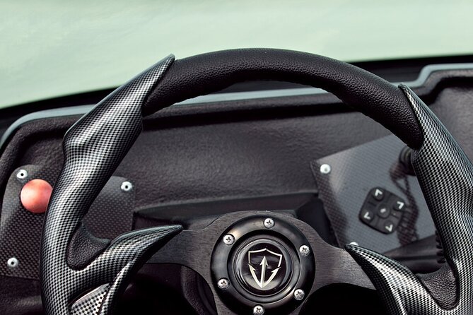 Chic and Fast Jet Car Water Experience - How the slow and fast sections work