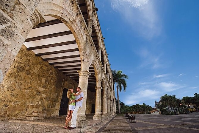 City Tour In Santo Domingo Leaving from Punta Cana - Walking El Conde and browsing local goods