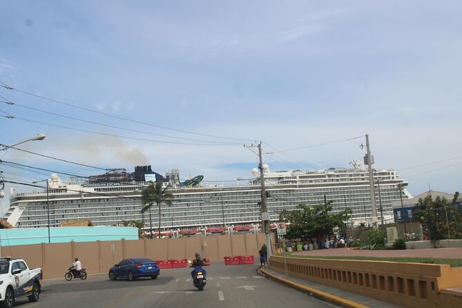 City Tour with Beach and Lunch Included - Paseo de Doña Blanca and Puerto Plata’s early hotels