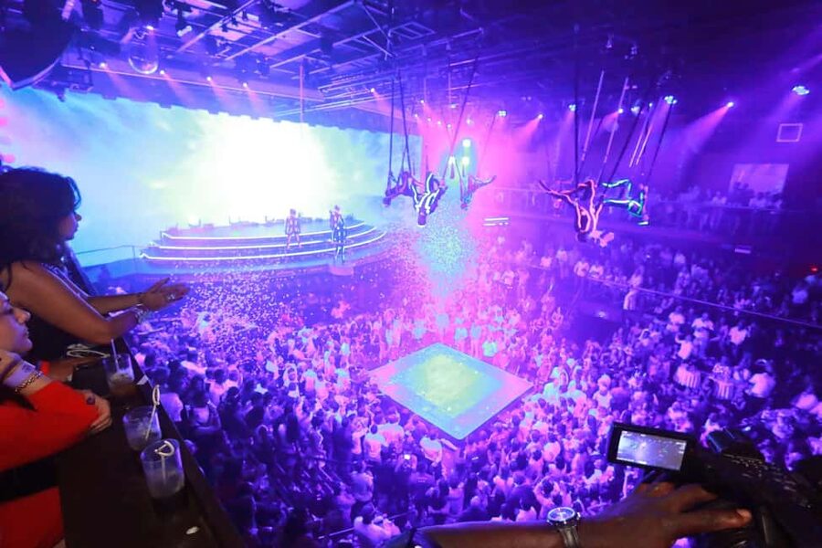 Coco Bongo Disco - The crowd and the best place for this experience