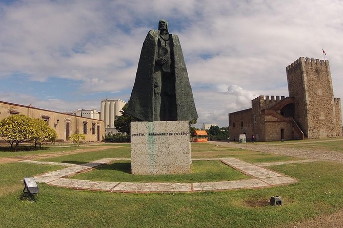Colonial Santo Domingo and hidden natural beauties City Tour - Two very different Santo Domingo experiences