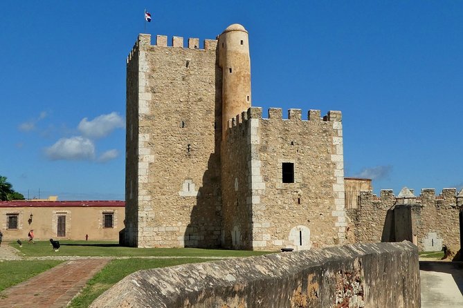Colonial Santo Domingo and hidden natural beauties City Tour - Walking through the 15th-century Colonial Zone