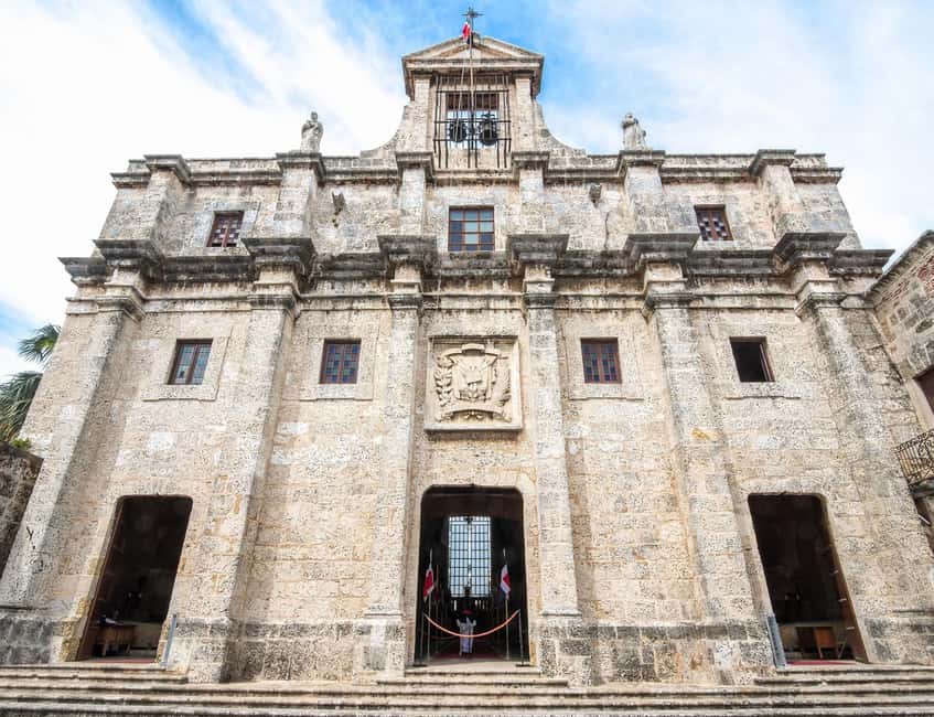 Colonial Zone: Historical Tour with a visit to the Columbus Lighthouse and Tres Ojos Park - Who will get the most from this tour