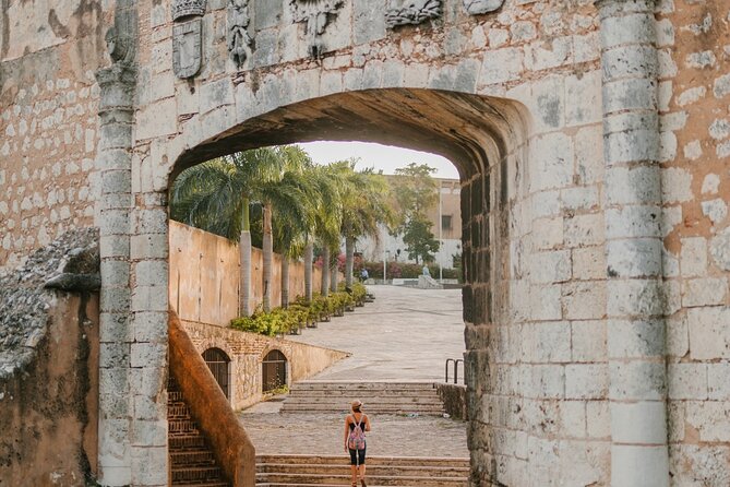 Colonial Zone Train 45 minutes of history and culture in Santo Domingo - A quick ride through Santo Domingo’s oldest quarter