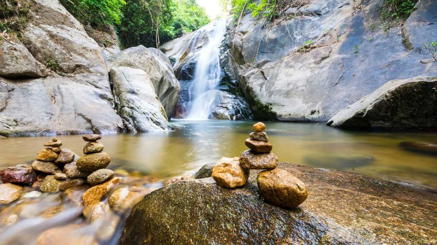 Damajagua: 27 Waterfalls Tour with Entrance Fee & Lunch - Hiking through Damajagua