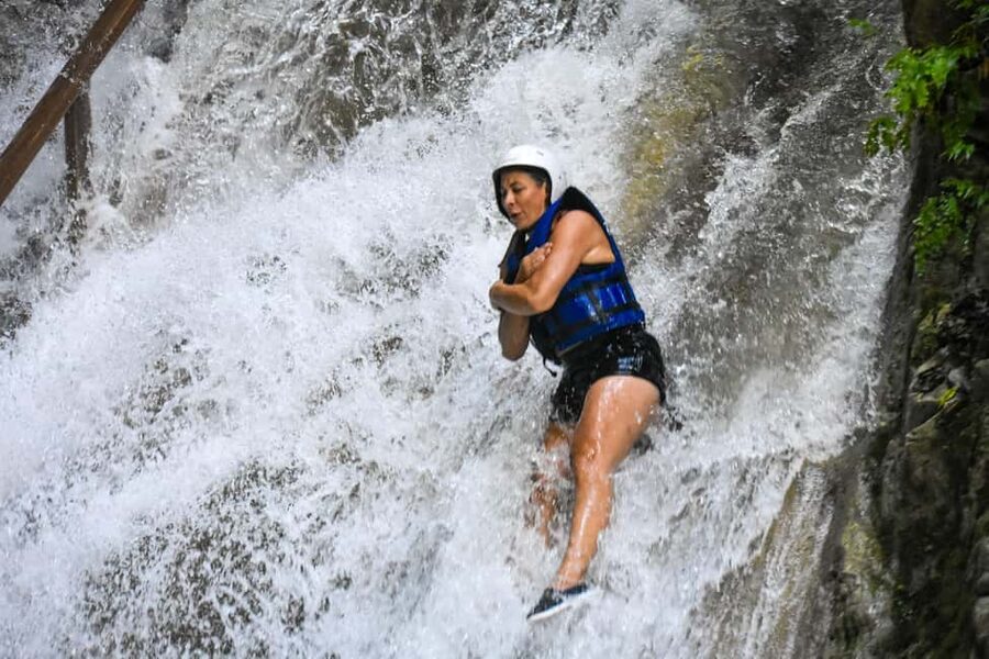 Damajagua Waterfalls Tour with Lunch - Who should book this outing