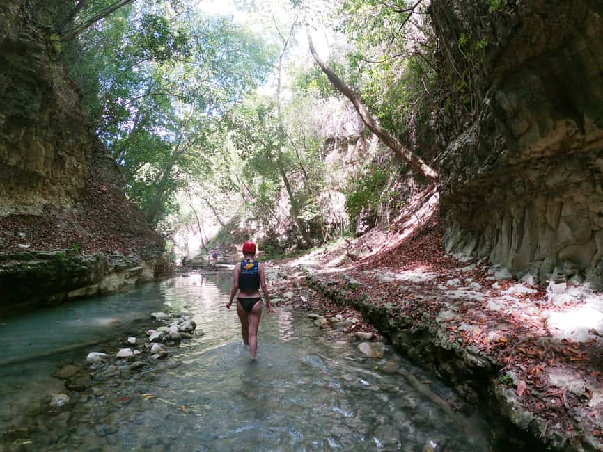 Damajagua: Waterfalls with Lunch Buffet - What the guides add to the walk