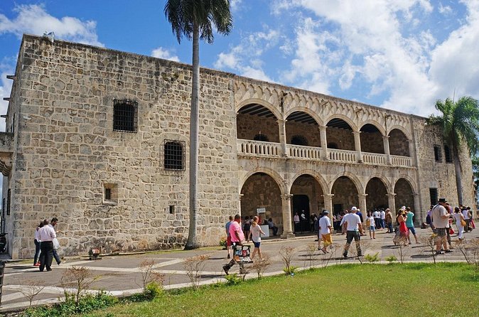 Day Trip to Santo Domingo from Punta Cana - Transport, pickup, and the long road