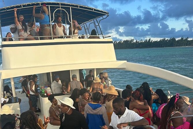 DE Hip Hop Boat Party for Adults and Free Drinks Only - Music, dancing, games, and the open bar