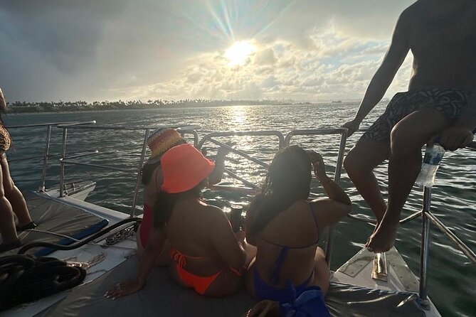 DE Hip Hop Boat Party for Adults and Free Drinks Only - Who will have the best time