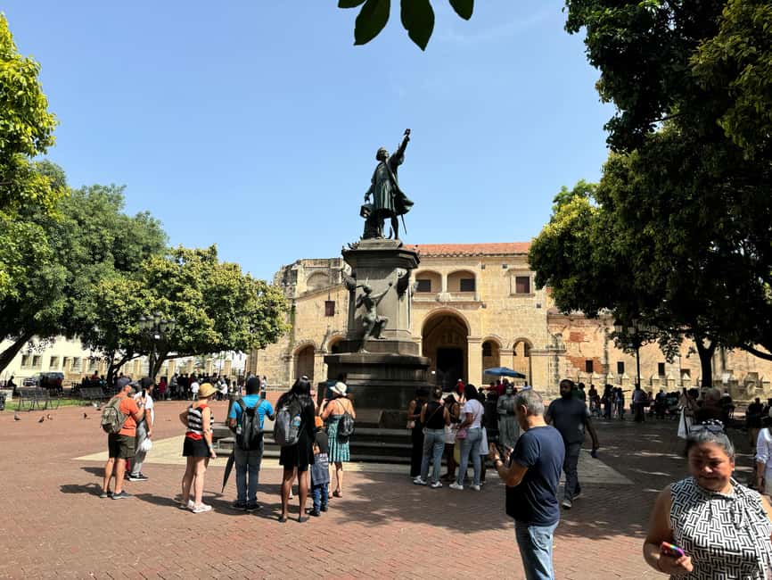 Discover Santo Domingo: A Day Trip from Punta Cana - Plaza de España and Alcazar de Colon