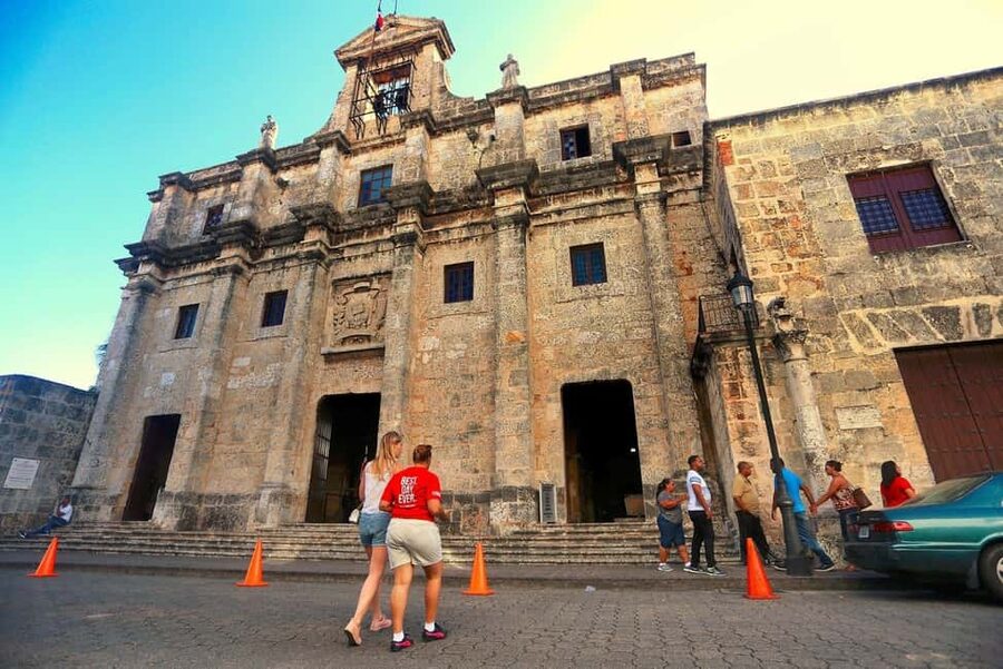 Discover Santo Domingo: Colonial History, Monuments & Lunch - Columbus Lighthouse is a brief capital-city landmark