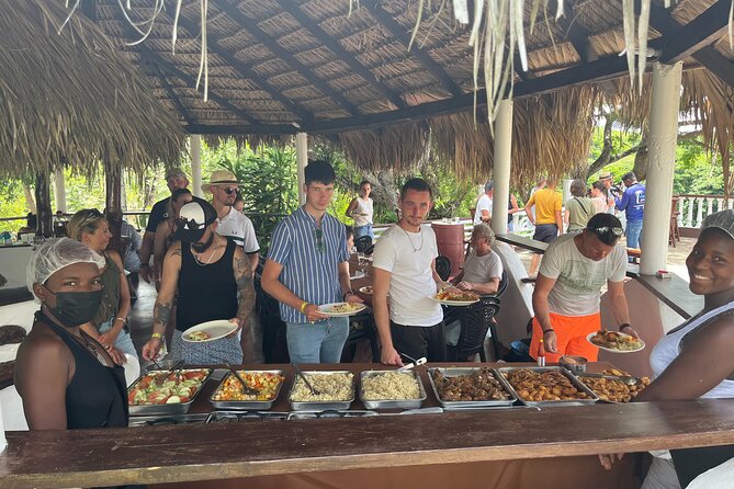 discovery and adventure of the local Dominican life in small group - Key points at a glance
