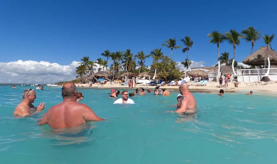diving without a license catalina island from punta cana - Boarding the catamaran for Catalina Island