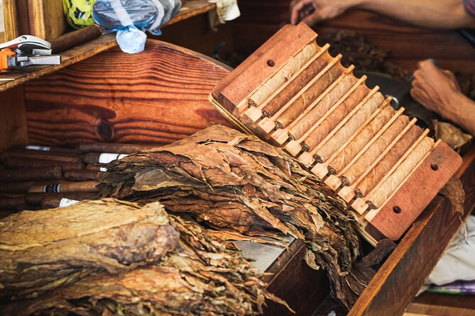 Dominican Cigar Factory Tour - Communication and timing tips