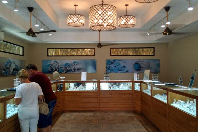 Don Lucas Cigar Factory & Store + Premium Rum Tasting (3 hours) - Shopping for cigars, rum, and gifts