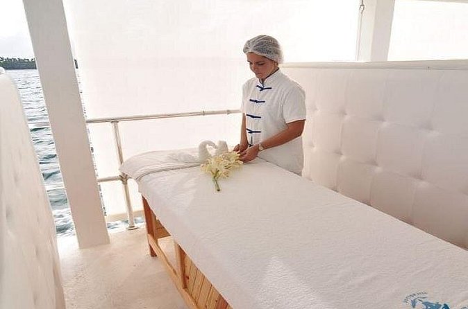 Dr. Fish Ocean Spa including Lunch - Lunch and water views round out the outing