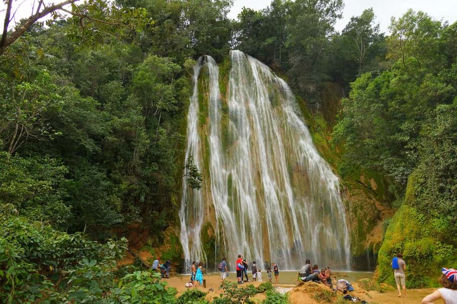 El Limón: Waterfall Horseriding Tour with Lunch - Lunch with the local ranch team