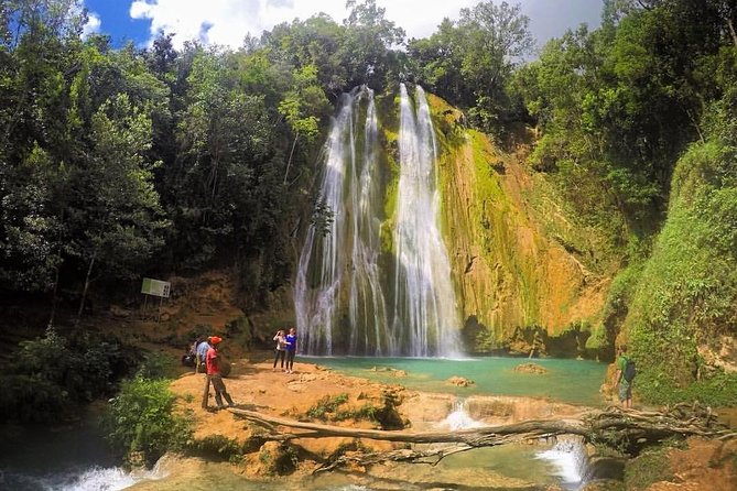 El Limón waterfalls Tour (horse riding & swimming) with lunch - Reaching El Limón Waterfalls by trail or horseback