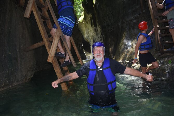 Excursion in Damajagua's 7 Waterfalls With Food Included DR! - Seven waterfalls by jump, slide, and swim