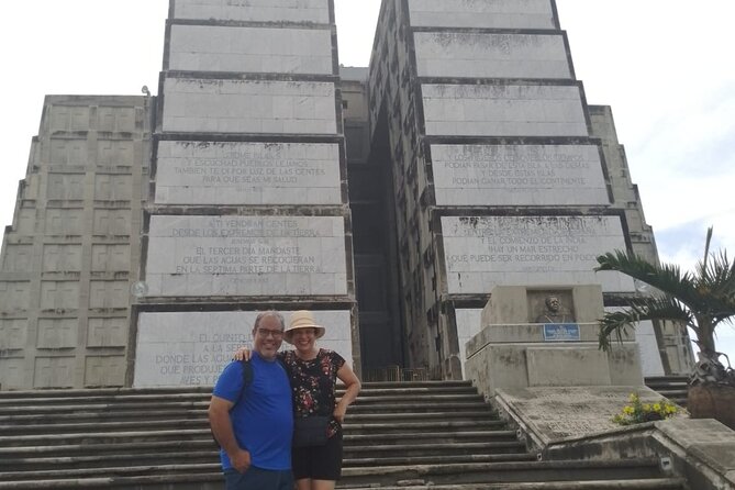 Excursion to the Three Eyes Park and the Colón Lighthouse - Who should book this tour?