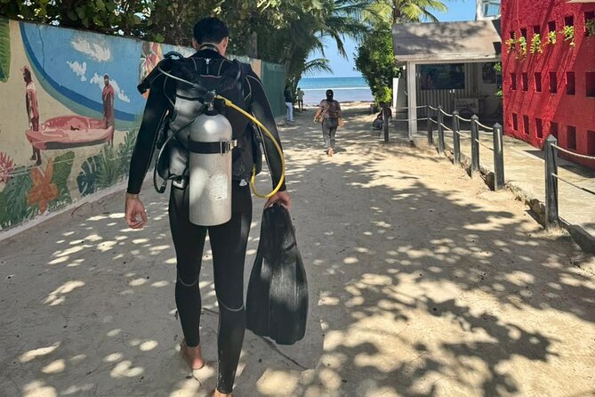First Time Scuba Diving Experience in Punta Cana - The one-hour lesson sets the tone