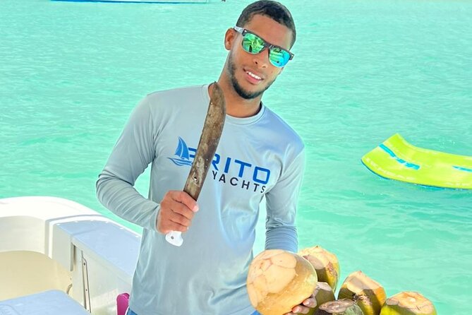 Fishing And Eating Straight From The Sea ( SAONA ISLAND AND PALMILLA) - Who will enjoy this yacht day most