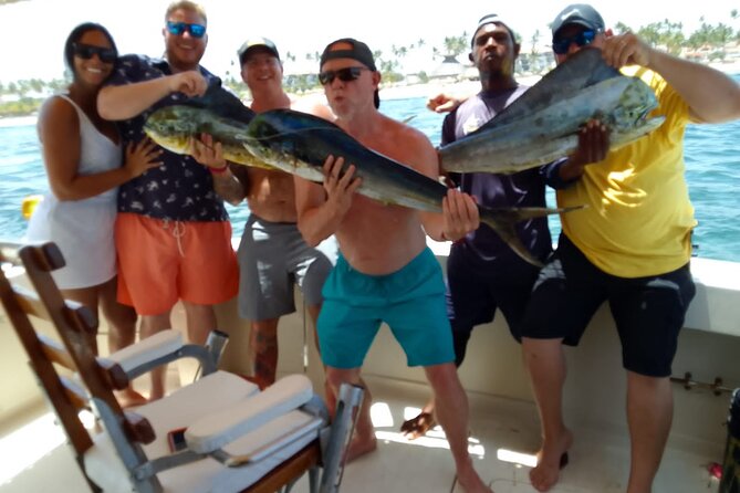 FISHING PRO CHARTERS - Boat Excursion – Mar-Quesa - Trolling offshore for mahi mahi and marlin