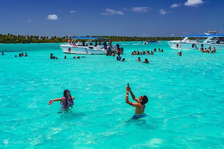 From Punta Cana: Saona Island Full-Day Tour with Lunch - A 30-minute stop in the natural swimming pool