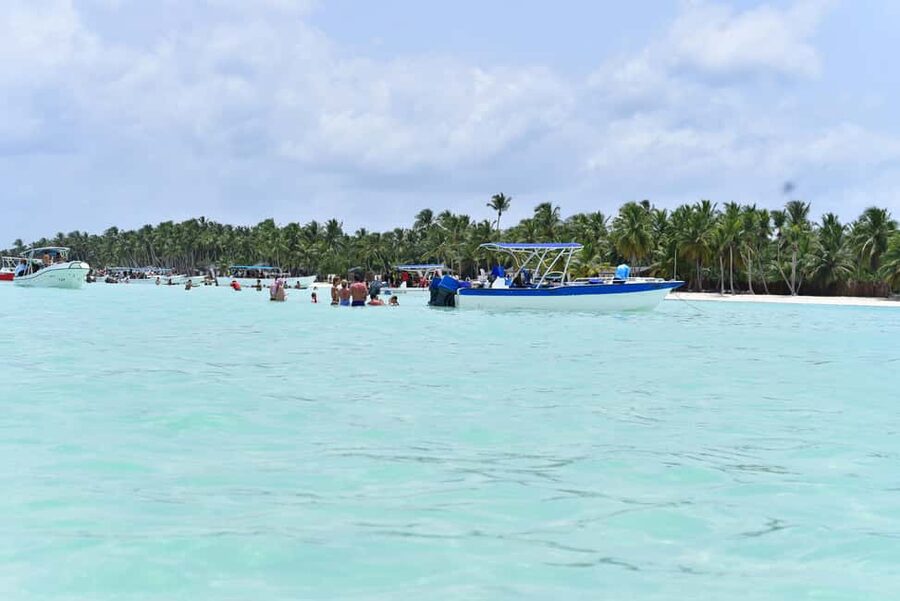 From Santo Domingo - Punta Cana: SAONA ISLAND Food & Drinks - Three hours on Saona Island