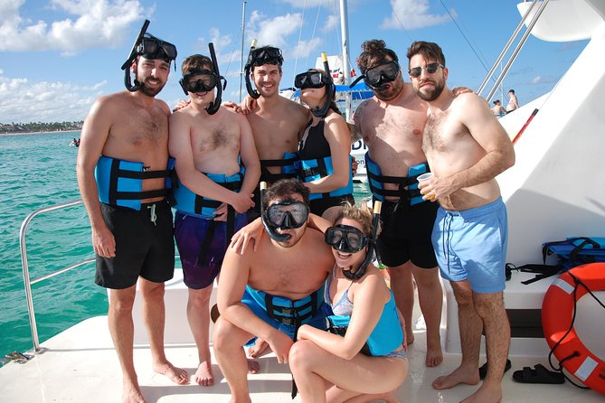 Full-Day Adventure: 4x4 Experience, Snorkeling Cruise, Sharks & Rays - The Natural Pool, Floating Bar, and Return Cruise