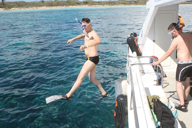 Full-Day Catalina Island Snorkeling Tour from Bavaro - The first snorkeling stop