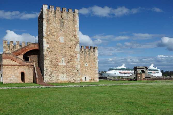 Full-Day Santo Domingo City Tour from La Romana - The Colonial Gate 4D Cinema and Francis Drake