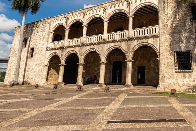 Full day tour to Santo Domingo from Punta Cana - Calle El Conde and the value of walking time