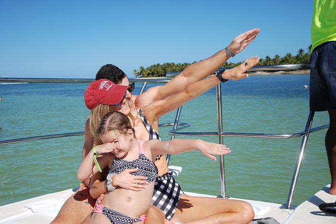 Great Snorkeling Cruise with Sharks & Stingray Encounter and Natural Pool - Snorkeling near Cabeza de Toro Beach