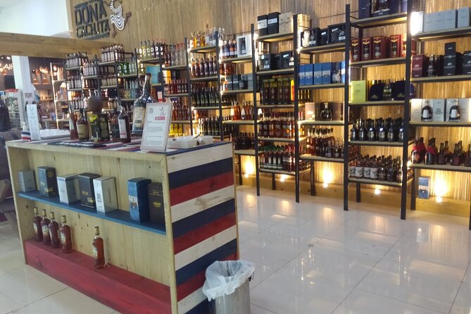 Guided Shopping Tour - Rum tasting, chocolate factory, Cigar factory - The long road from Punta Cana